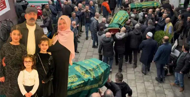 Rize'de Strasbourg'da Hayatını Kaybeden Kız Kardeşler İçin Duygu Dolu Veda Töreni