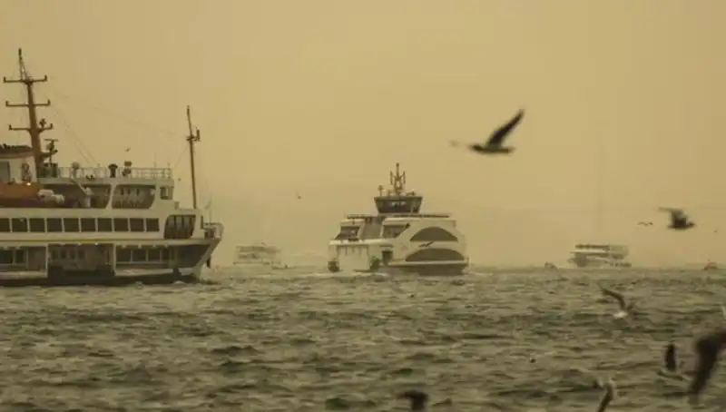 Çöl Tozu Hava Kalitesini Düşürüyor: Cuma'ya Kadar Maskenizi Takın!