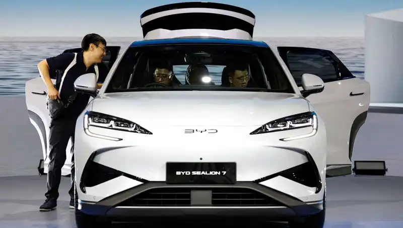 BYD, Tesla'yı Geride Bıraktı: Satışlar 100 Milyar Doları Aştı!