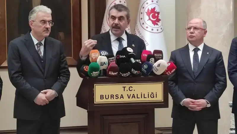 Bakan Tekin'den Protestoya Katılan Çalışanlara Cevap Niteliğinde Uyarı