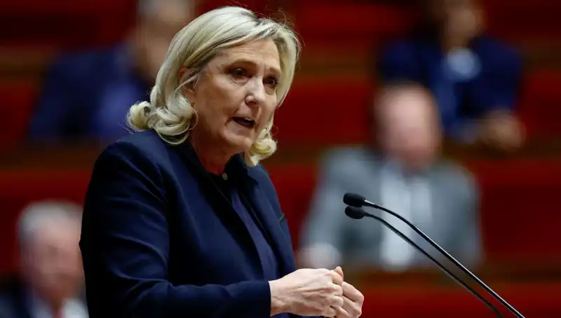Le Pen İçin Kritik Gün: Suçlu Bulunursa Cumhurbaşkanlığı Adaylığı Tehlikede!