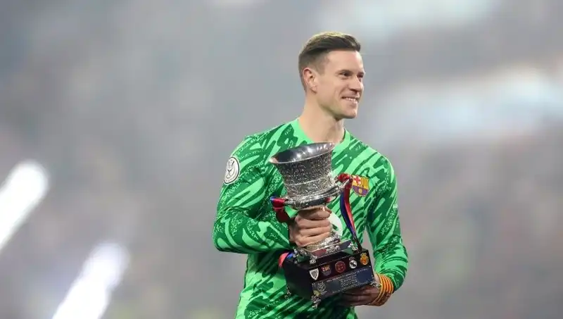 Barcelona'da Ter Stegen Sakatlıktan Dönüyor: Taraftarlar Heyecanla Bekliyor