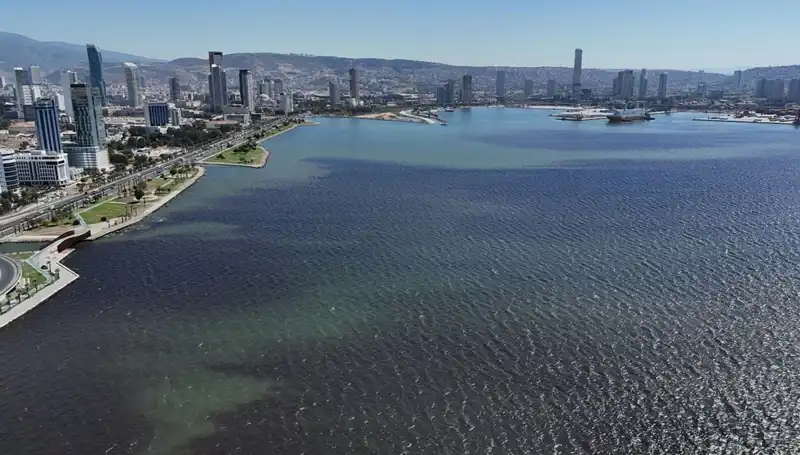 İzmir Körfezi'nde Hava Kirliliği Artıyor: Kötü Koku Endişeleri Artıyor