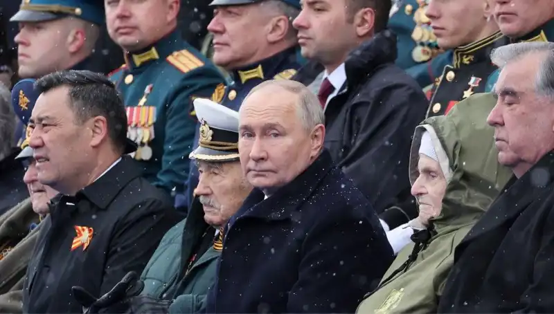Rus Ordusu Genişliyor: Putin'den Tarihi Askeri Çağrı, Tüm Gözler Moskova'da